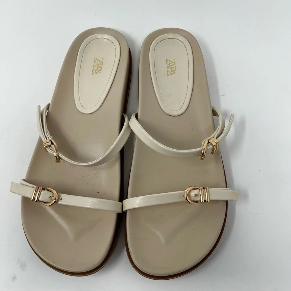 Zara Women's Cream Sandals with Gold Accents - Picture 5 of 8